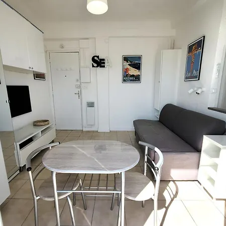 Appartamento Pleasant With View Sea Beaches